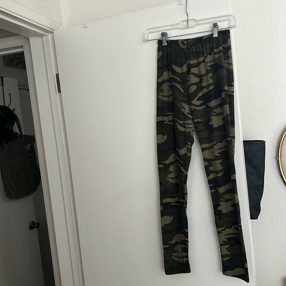 Lularoe leggings camo print - Picture 1 of 1